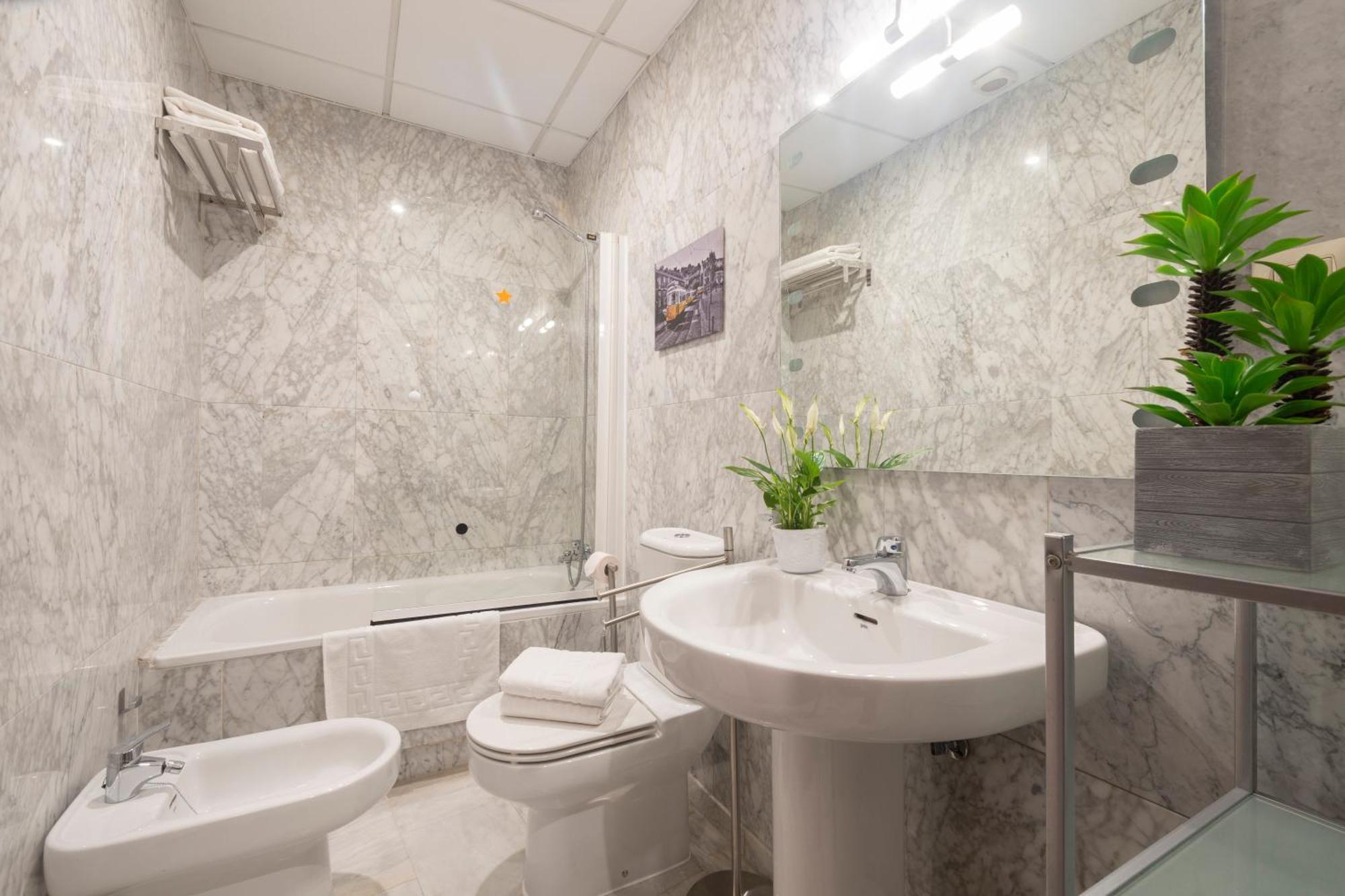גרנדה Apartamento Adultos Centro Nueva De La Virgen 2 Free Parking מראה חיצוני תמונה